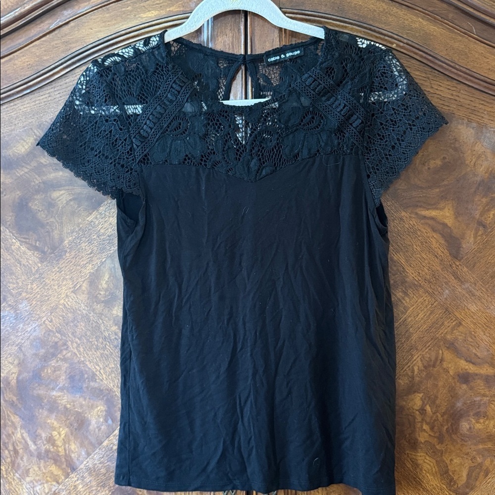 Cable & Gauge Black Lace Accent Soft Blouse size S